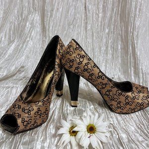 BCBG GIRLS Black & Gold  Peeptoe Pumps stiletto heels Size 8